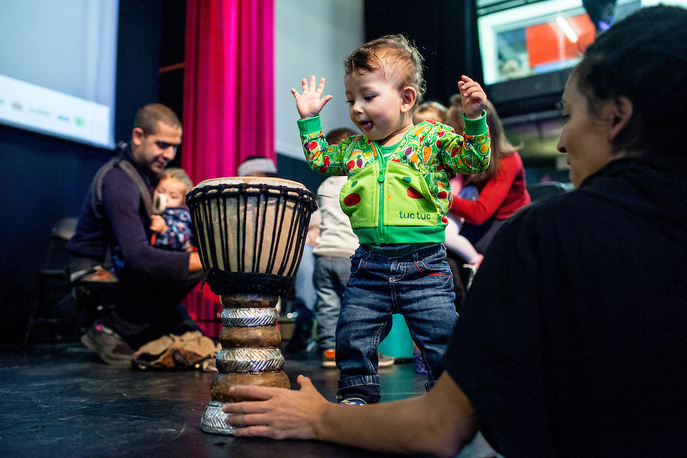 Drumming workshop by Drumsong to learn African rhythms in a playful and participatory way during The Royal African Society’s Annual Film Festival 2016 at Rich Mix. London, Saturday 5 November 2016. (Photos/Ivan Gonzalez)